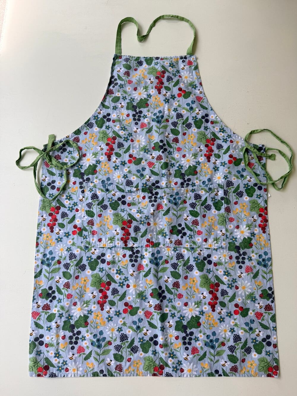 Cottagecore Floral Berry Cotton Cooking Apron with Pocket Adjustable Kitchen Bib